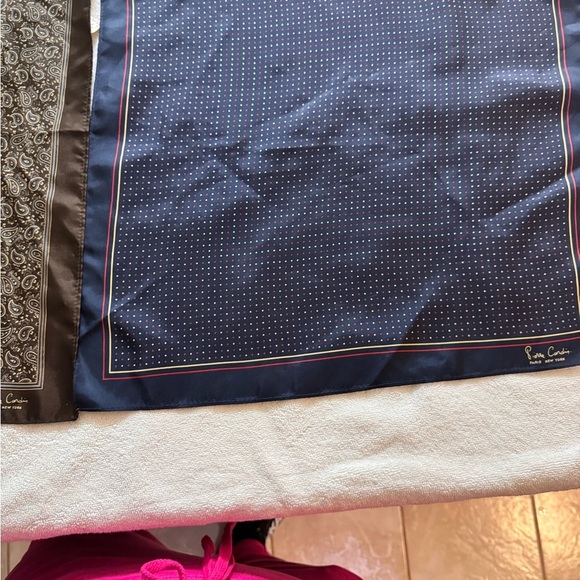 2 Pierre Cardin Men's Brown and Blue Pocket Squares - Picture 11 of 13